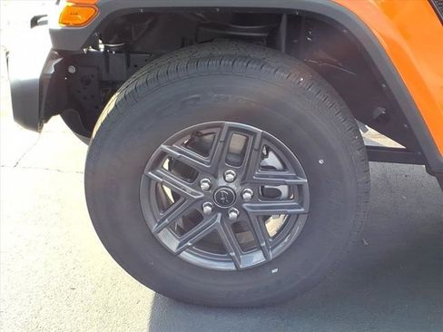 New 2025 Jeep Gladiator Sport image 20