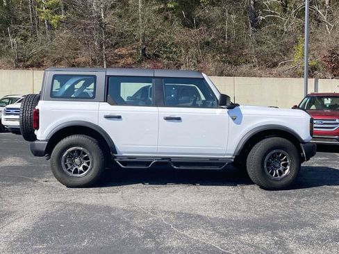 Certified 2025 Ford Bronco Base image 2