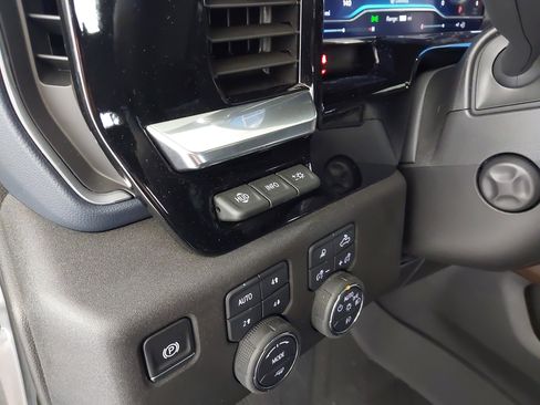 Used 2025 Chevrolet Silverado 1500 High Country w/ High Country Premium Package image 24