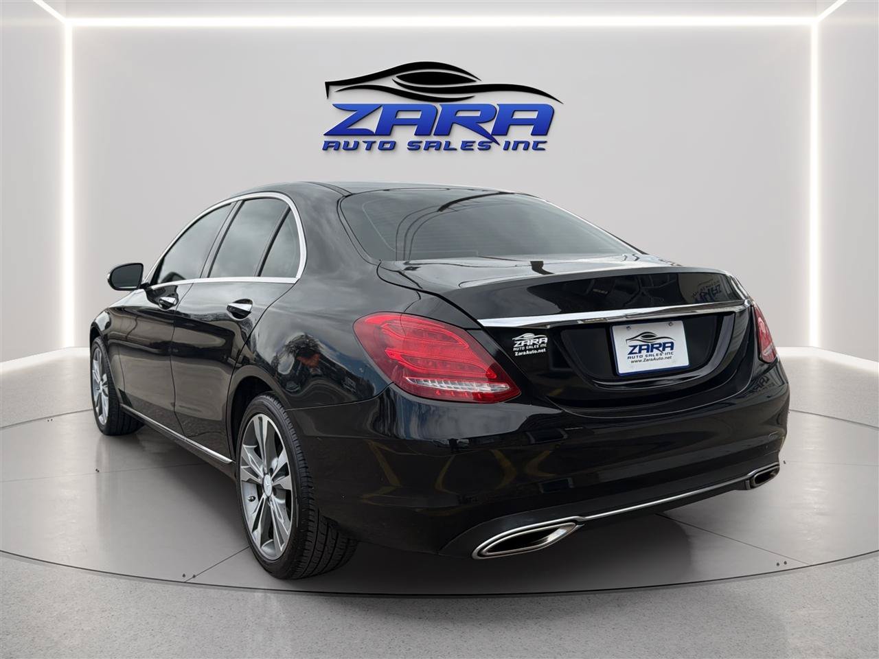Used 2015 Mercedes-Benz C 300 4MATIC Sedan image 5
