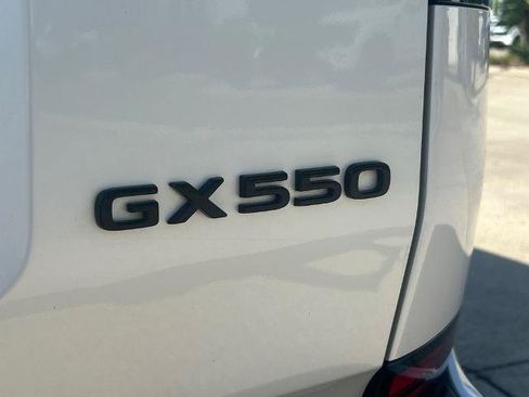 Used 2024 Lexus GX 550 w/ Accessory Package (2T) AWD/4WD image 5