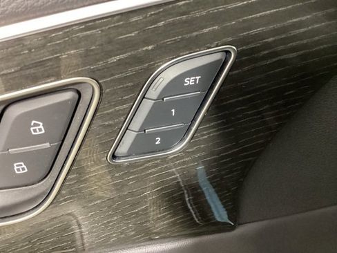 Certified 2025 Audi Q7 3.0T Premium w/ Convenience Package image 17