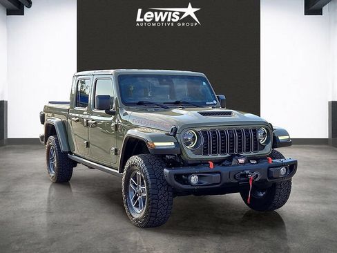 Used 2025 Jeep Gladiator Mojave AWD/4WD image 6
