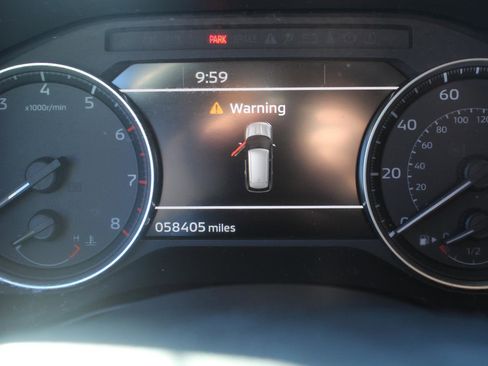 Used 2022 Mitsubishi Outlander SE image 9