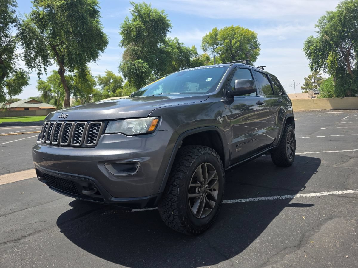 Used 2017 Jeep Grand Cherokee Laredo AWD/4WD image 11