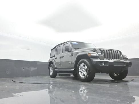 Used 2019 Jeep Wrangler Unlimited Sport S AWD/4WD image 35