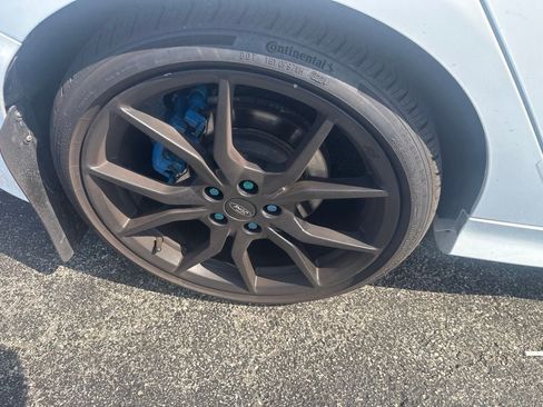 Used 2017 Ford Focus RS AWD/4WD image 31