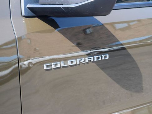Used 2023 Chevrolet Colorado LT w/ LT Convenience Package II AWD/4WD image 10