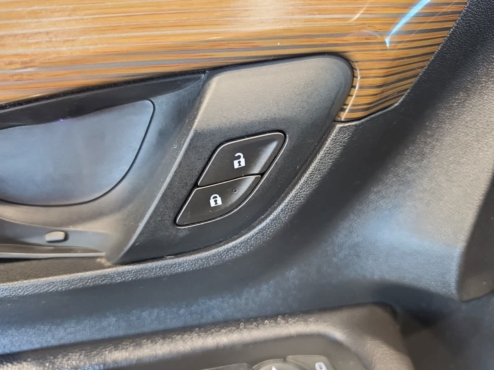 Used 2020 GMC Terrain SLE w/ Driver Convenience Package FWD image 19