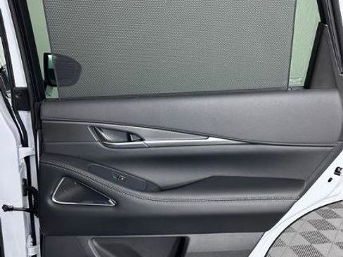 Certified 2026 INFINITI QX60 Luxe w/ Family Package image 27