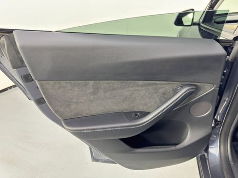 Used 2022 Tesla Model Y Performance image 42