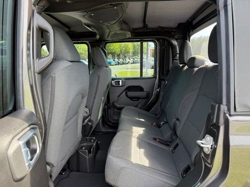 New 2026 Jeep Gladiator Sport AWD/4WD image 28
