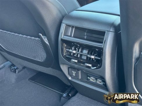 New 2025 Jeep Grand Cherokee Laredo image 14