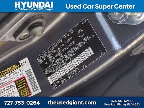 Used 2023 Toyota Highlander LE FWD image 34