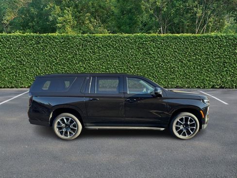 Used 2025 Chevrolet Suburban RST w/ Comfort Package image 2