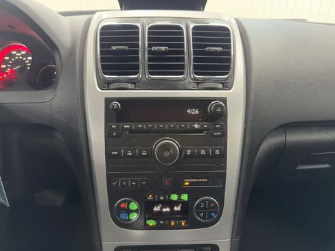 Used 2011 GMC Acadia SLT image 15