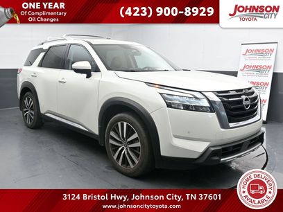 Used 2024 Nissan Pathfinder Platinum w/ Cargo Package