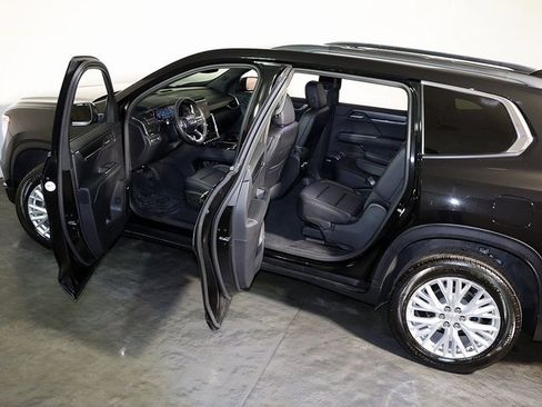 Used 2024 GMC Acadia Elevation image 5