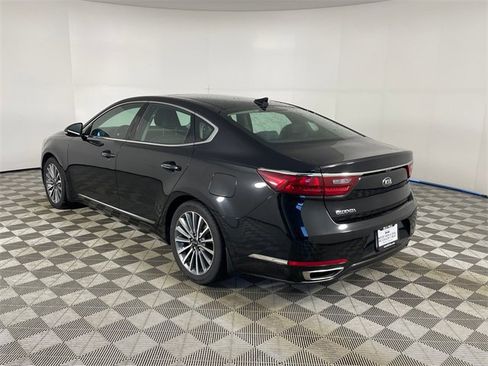 Certified 2017 Kia Cadenza Premium w/ Luxury Package image 22
