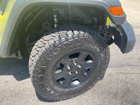 Used 2023 Jeep Gladiator Mojave w/ Cold Weather Group AWD/4WD image 41
