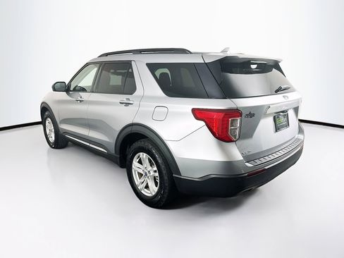 Used 2020 Ford Explorer XLT image 5