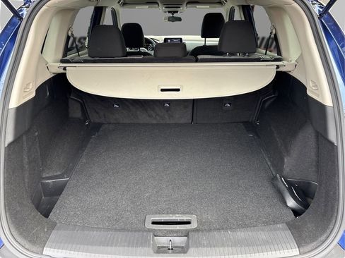 Used 2023 Nissan Rogue SV image 11