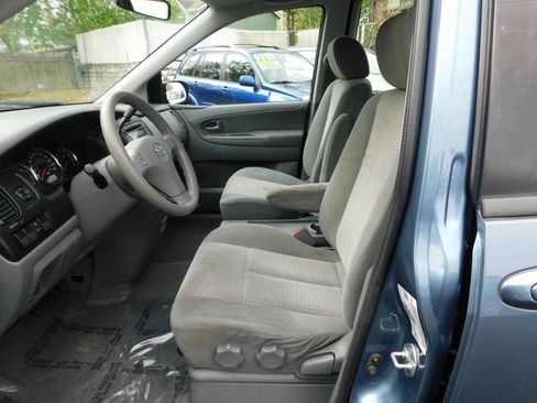 Used 2004 MAZDA MPV LX FWD image 8