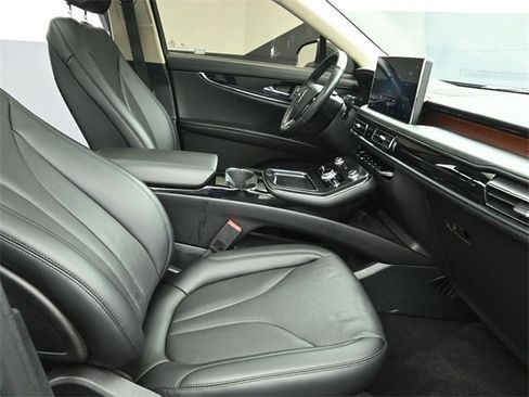 Certified 2023 Lincoln Nautilus Reserve w/ Monochromatic Package image 27