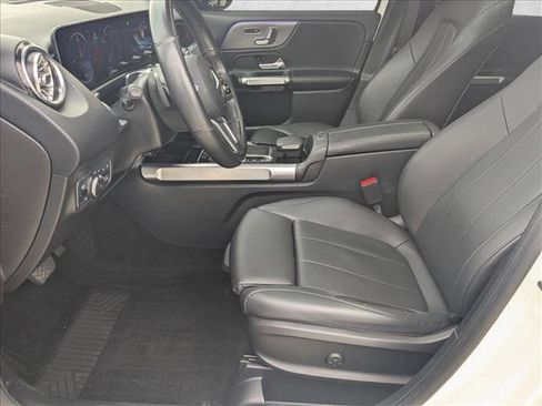 Certified 2021 Mercedes-Benz GLB 250 4MATIC image 16