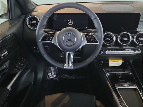 New 2026 Mercedes-Benz GLB 250 image 14
