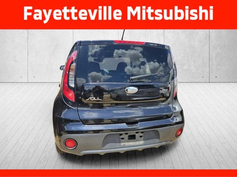 Used 2018 Kia Soul FWD image 10