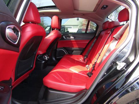 Used 2019 Alfa Romeo Giulia Sport Sedan 4D w/ Quick Order Package 22K Sport image 15