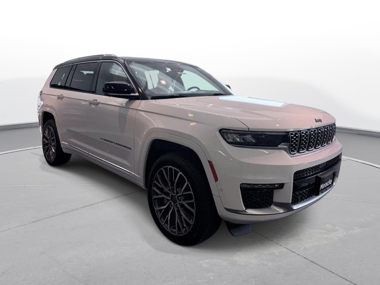 Used 2022 Jeep Grand Cherokee L Summit AWD/4WD image 9