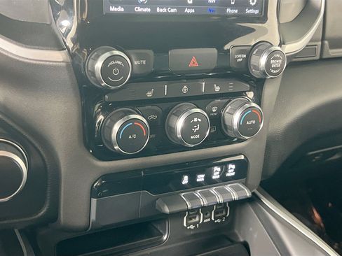 Used 2021 RAM 1500 Big Horn image 16