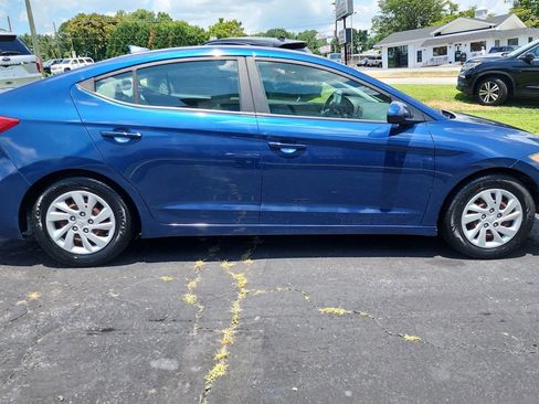 Used 2017 Hyundai Elantra SE image 4
