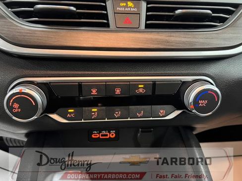 Used 2025 Nissan Altima 2.5 SV FWD image 45