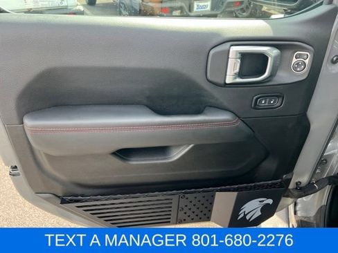 Used 2023 Jeep Gladiator Rubicon w/ LED Lighting Group AWD/4WD image 14