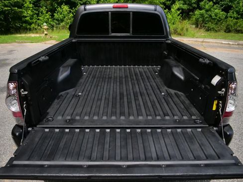 Used 2011 Toyota Tacoma 2WD Regular Cab image 8