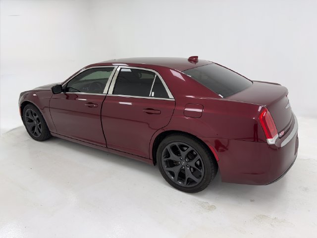 Used 2019 Chrysler 300 Touring L w/ Quick Order Package 22F RWD image 17