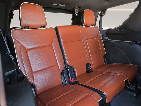 Used 2022 GMC Yukon SLE RWD image 10