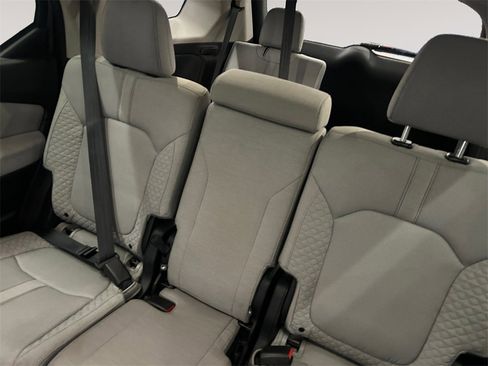Used 2023 Honda Pilot LX image 13