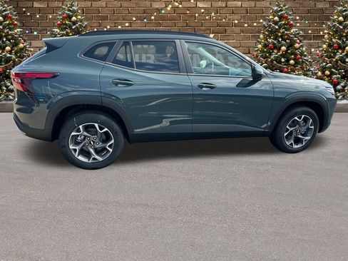 New 2025 Chevrolet Trax LT w/ Driver Confidence Package image 7