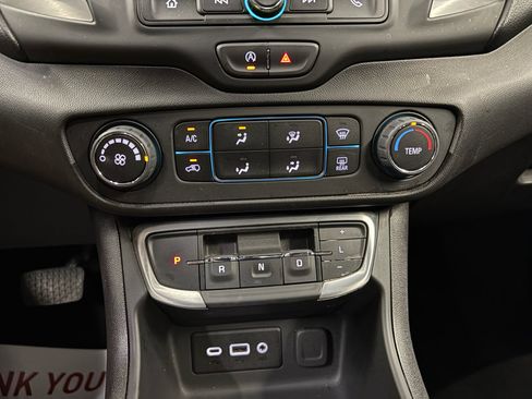 Used 2024 GMC Terrain SLE AWD/4WD image 12