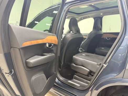 Used 2023 Volvo XC90 B6 Plus image 17
