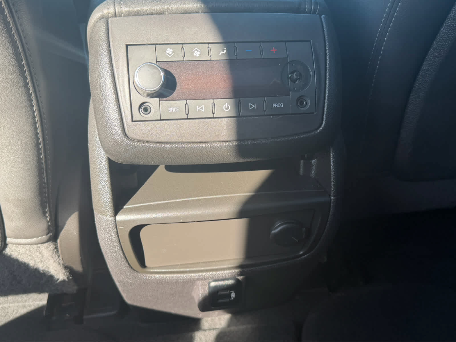 Used 2017 GMC Acadia Limited SLT AWD/4WD image 17