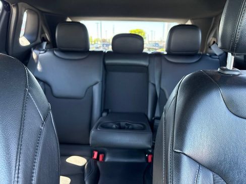 Used 2023 Jeep Compass Latitude w/ Convenience Group AWD/4WD image 18