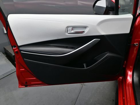 Used 2021 Toyota Corolla SE w/ Carpet Mat Package (TMS) image 9