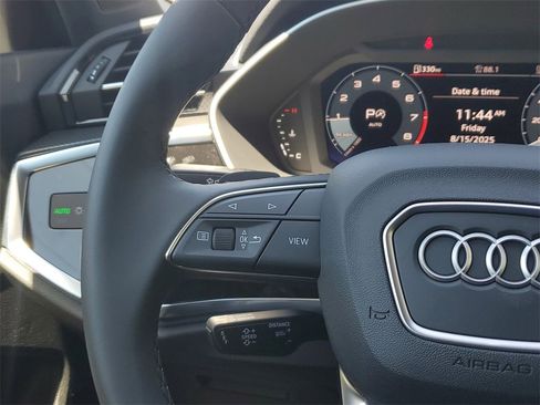 New 2025 Audi Q3 2.0T Premium image 9