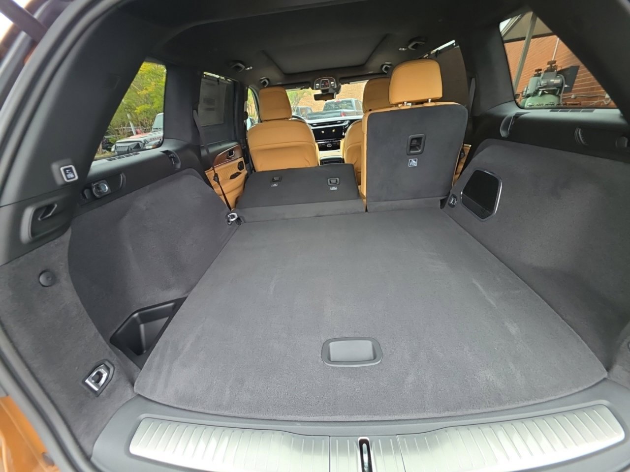 New 2027 Jeep Grand Cherokee Summit w/ Adv Protech Group IV AWD/4WD image 20