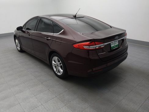Used 2018 Ford Fusion SE w/ Fusion SE Technology Package FWD image 5